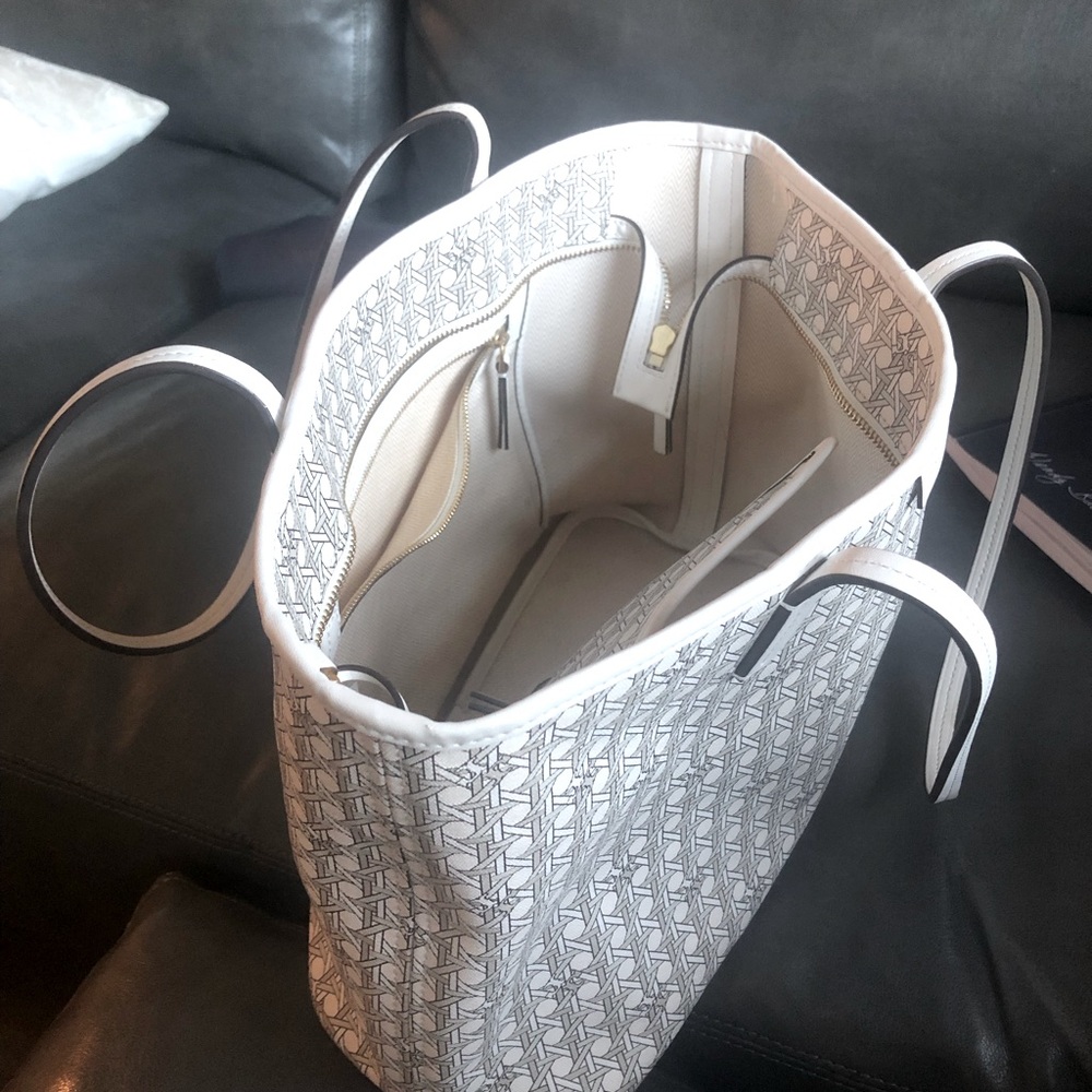 Tory Burch Small Ever Ready Zip Tote - Picture 5 of 8